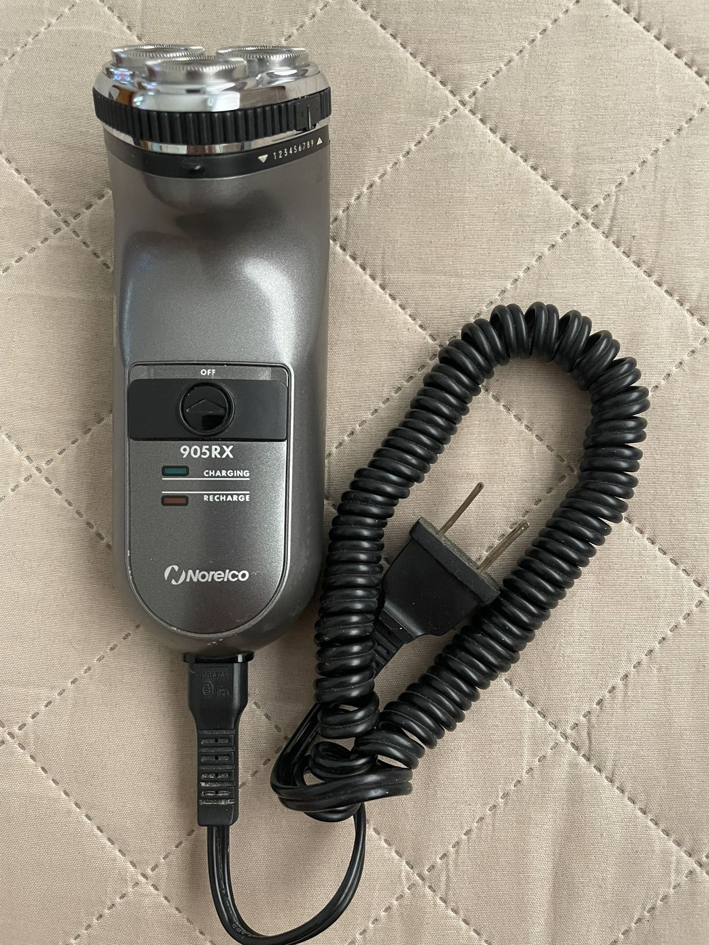 Philips Norelco Rechargeable Electric Shaver Razer