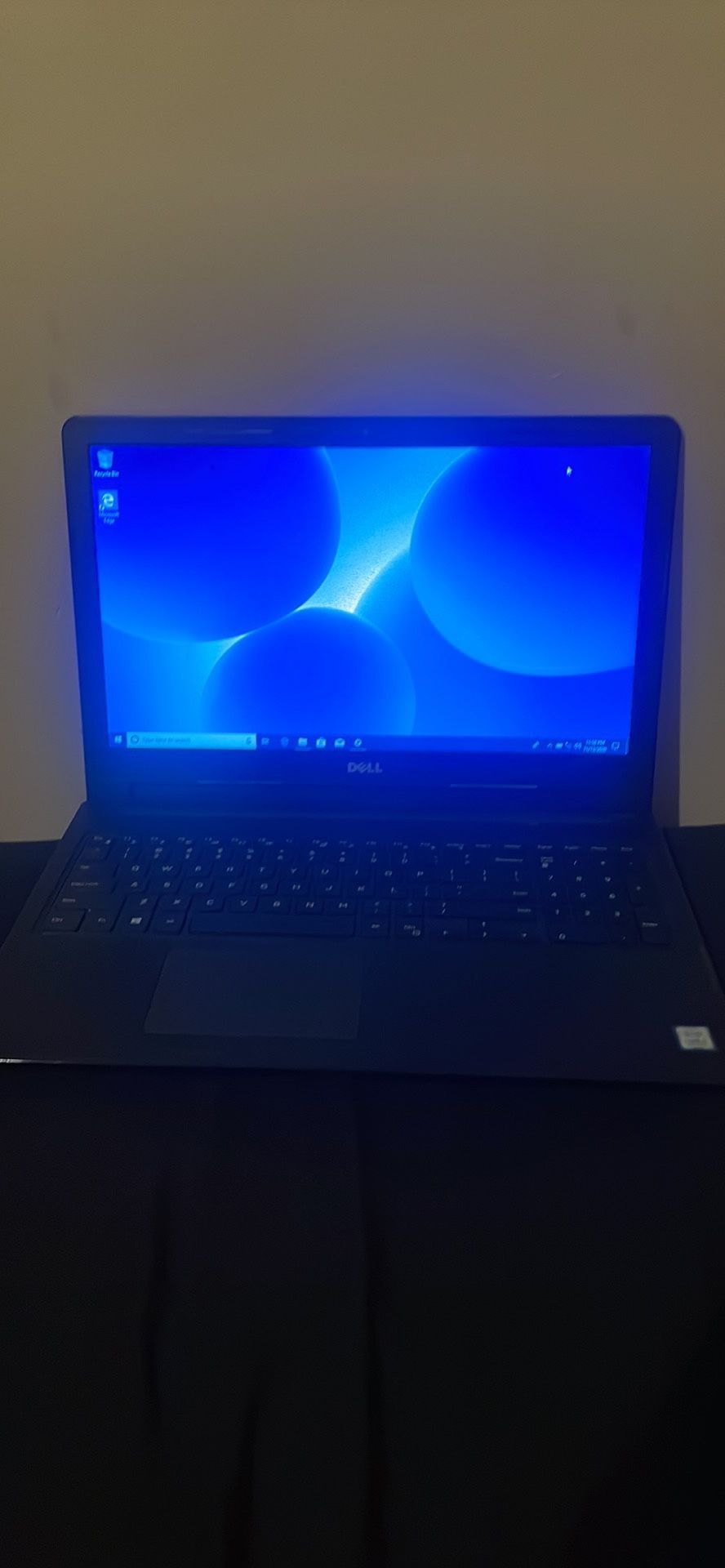 Dell Inspiron 15 (read description)