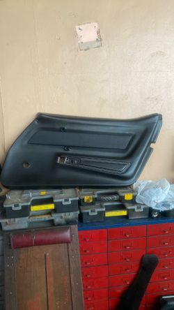 Corvette 69 door panels will fit 69 through 77
