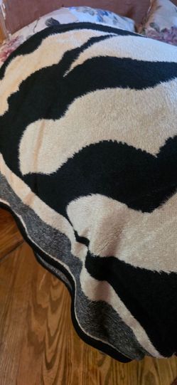 Zebra Print Plush Throw Blanket