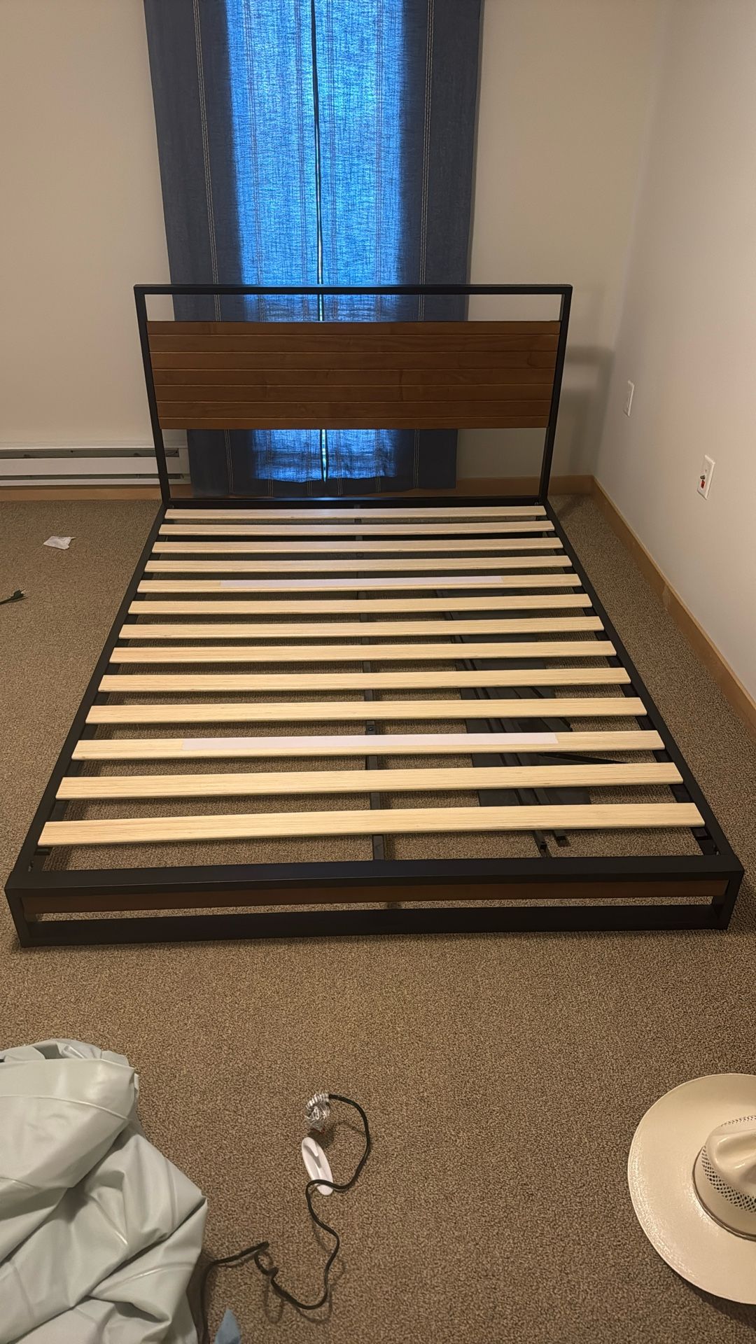 Zinus Suzanne Queen Bed Frame