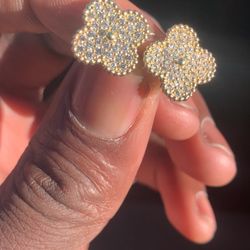 10k Gold Earrings 3.2 Grams 