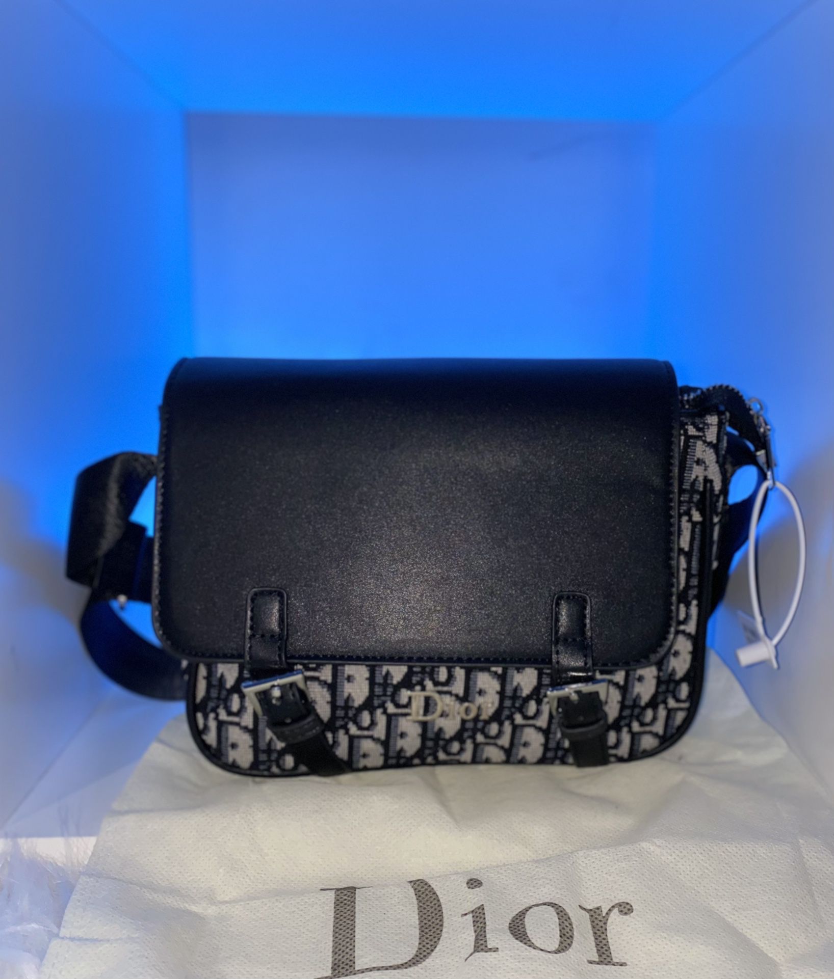 Louis Vuitton Hand Bag for Sale in Irwindale, CA - OfferUp