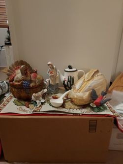 LARGE TURKEY BOWEL AND LARGE CORN BOWEL AND OTHER 