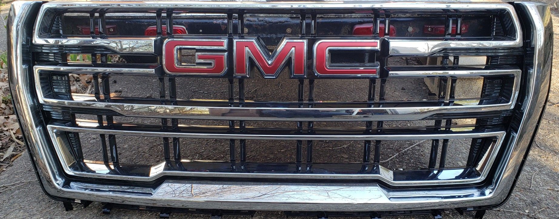 2021-2022 GMC YUKON SLT FRONT GRILLE ASSEMBLY