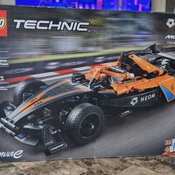 Lego Technic 42169 Neom McLaren Formula E Team New!