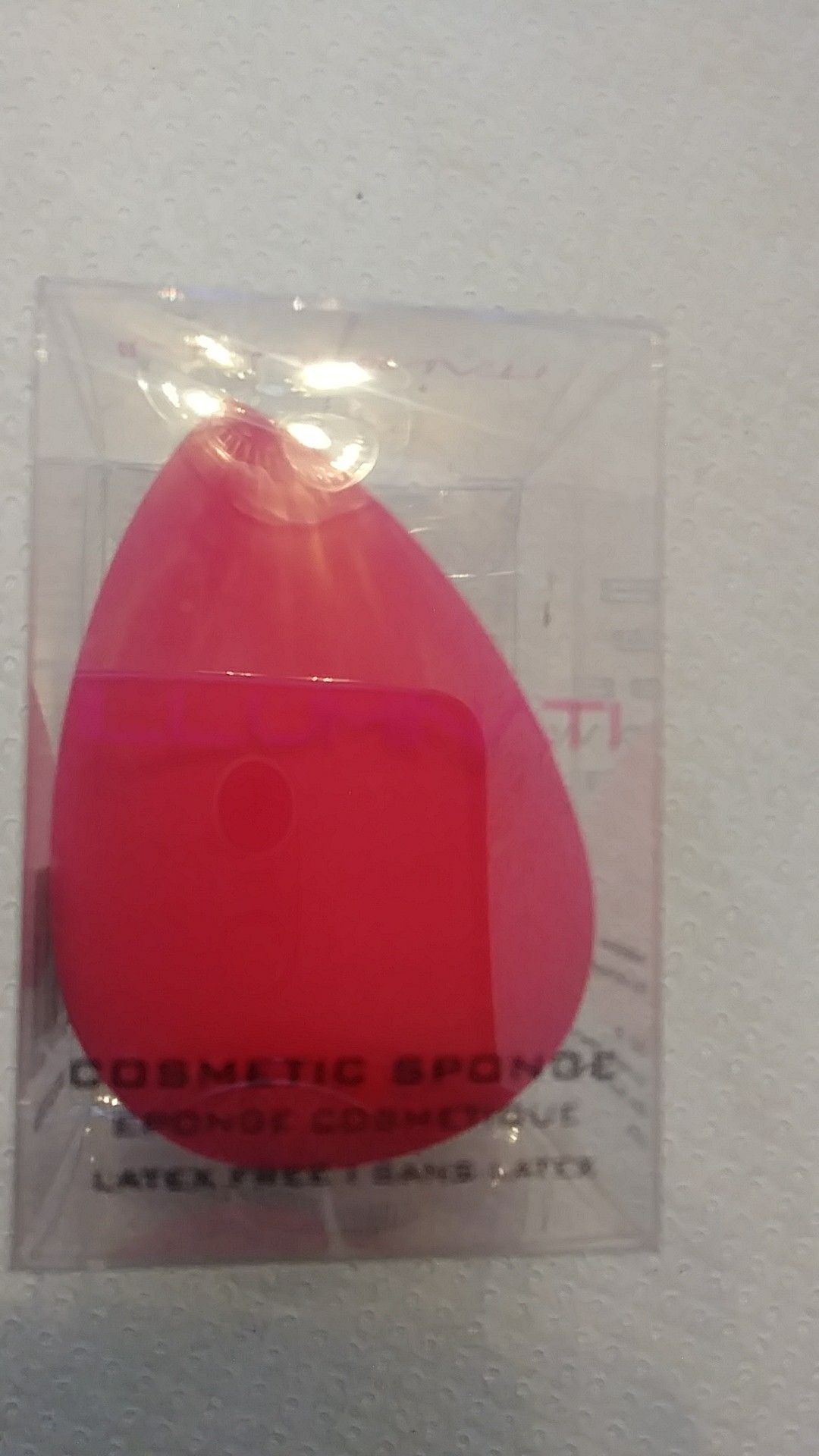Illuminati makeup cosmetic sponge