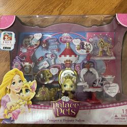 Palace Pets Set