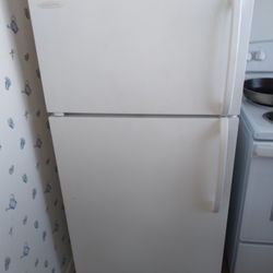 Frigidaire Fridge And freezer 