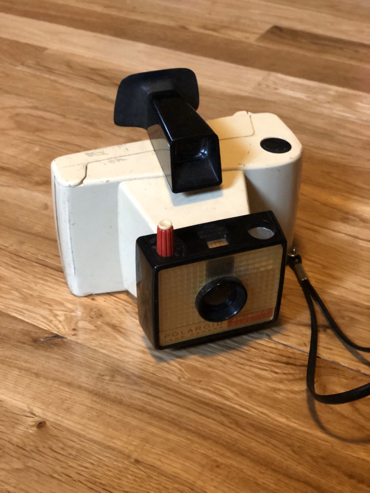 Polaroid swinger land camera