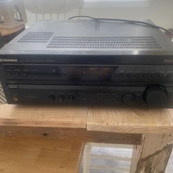 PIONEER VSX-456 Audio / Video Stereo Receiver Tuner Amplifier. 260 Watts, 5-chan