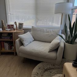 Albany Park Love Seat & Ottoman