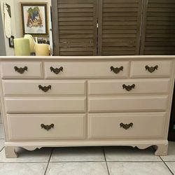 American Drew Solid Wood Buffet / Dresser/ Drawers 