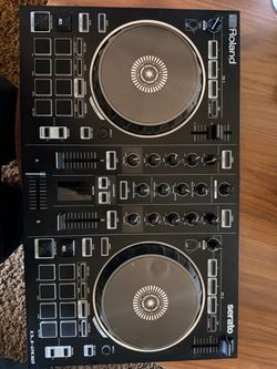 Roland DJ-202 Serato Decks Used but Great Condition