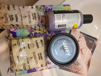 New in box LUSH body wash set 25$