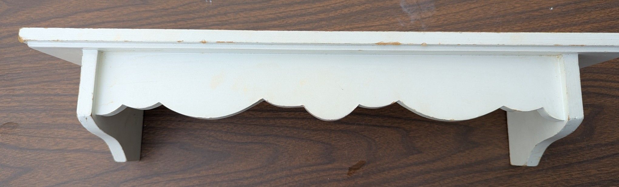 12" x 4.5" x 3.5" Wooden Wall Shelf with/Scalloped Edge, Plate Groove, White