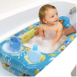 NEW Disney Finding Nemo Inflatable Safety Bathtub, Unisex


