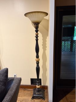 Floor lamp.