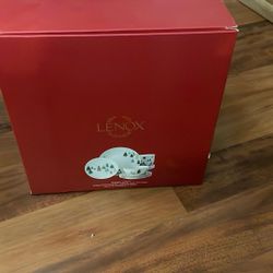 Lenox 12 Piece Dinnerware Set Christmas New With Box