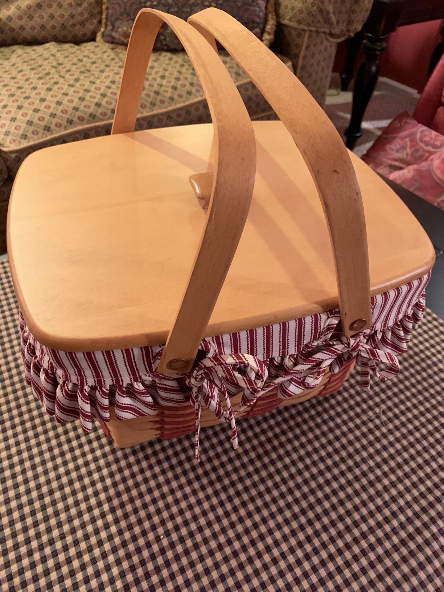 Longaberger Handwoven Cherished Memories 1998 Basket