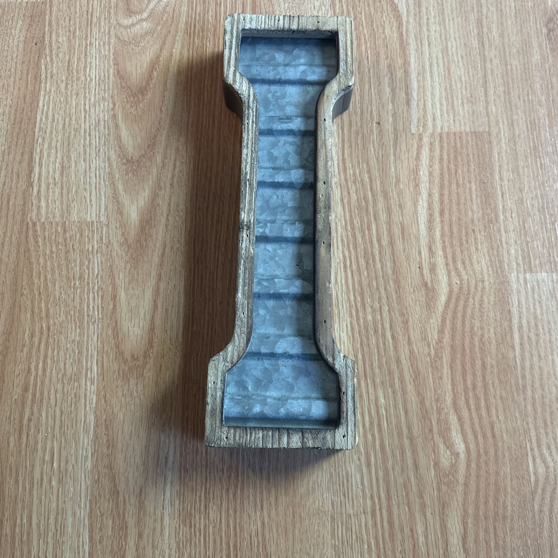 3D Farmhouse -style Letter āIā
