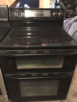 Electric stove for 200 no lower good condition
