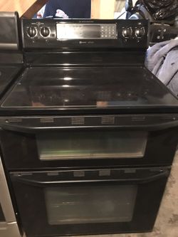 Electric stove for 200 no lower good condition