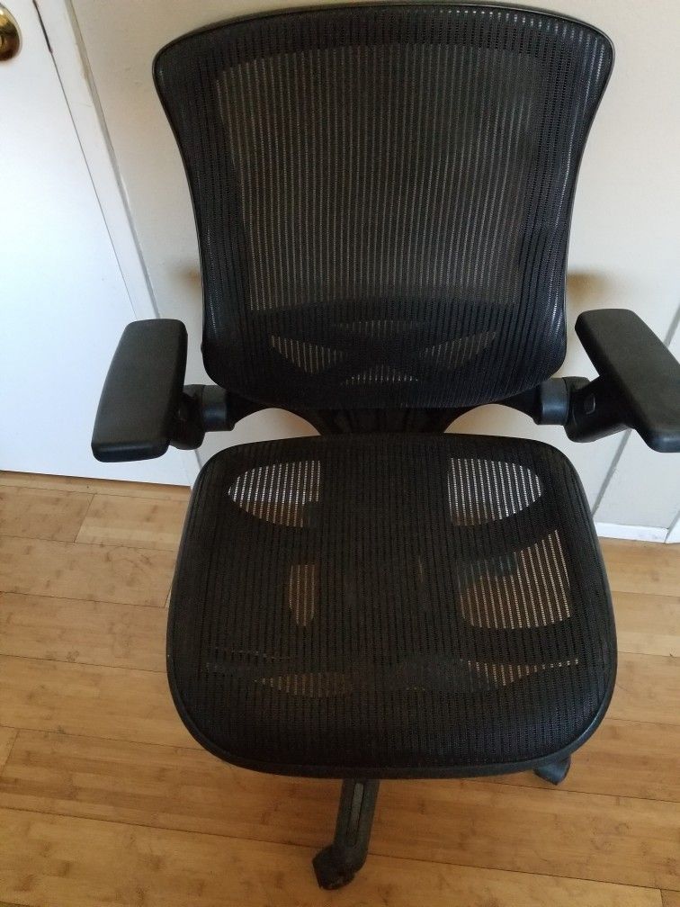 Mesh Office Chair With Lumbar Support And Folding Handles