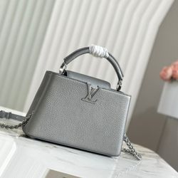 Louis Vuitton Capucines Leisure Bag