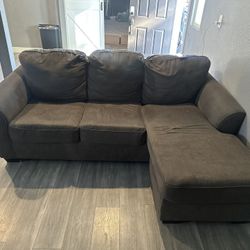 Pull Out Queen Bed Couch 