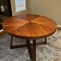 Dania Round Extension Dining Table (4-6)