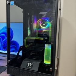 Gaming PC thermaltake tower 900 Water Cooled