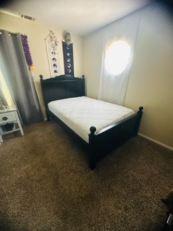 Black Full size bed