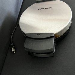 BELGIAN WAFFLE MAKER