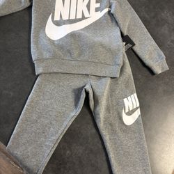 Kids Nike Set (size:4)