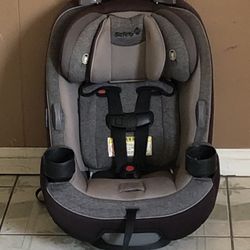 LIKE NEW SAFETY 1ST CONVERTIBLE CAR SEAT!!!!!
