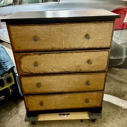 Small 4 drawer dresser - all drawers work. 