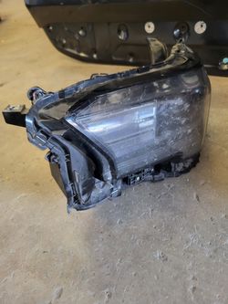 Toyota tacoma headlight