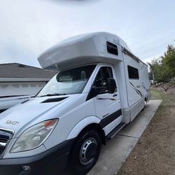2007 Itasca NAVION Diesel  (one Owner)