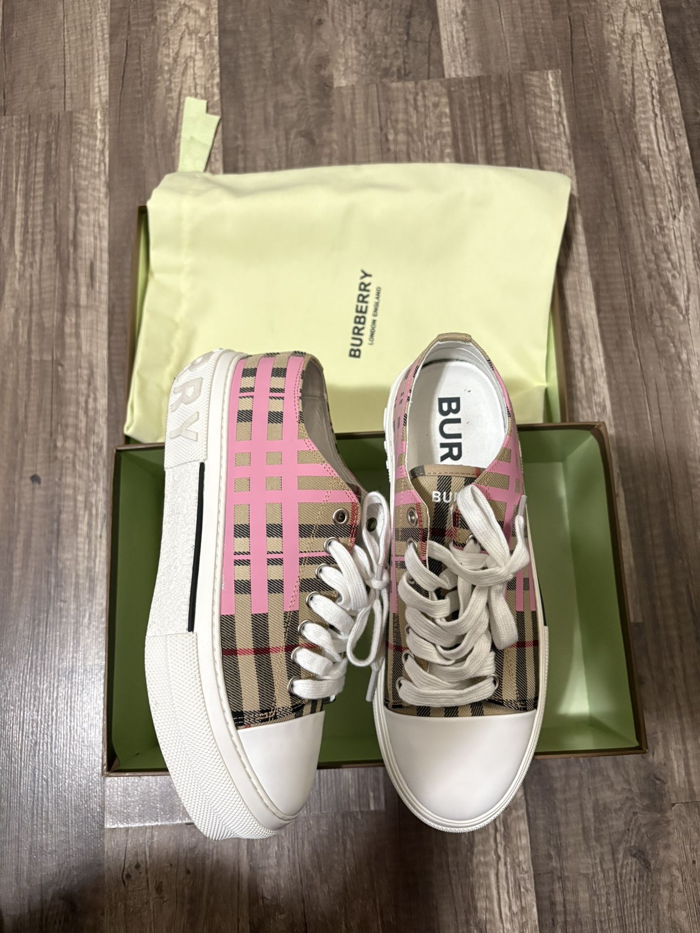 Burberry Shoes,New Products : American Fashion Style Bags On Sale