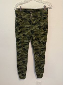 No Boundaries Camo High Rise Sculpting Skinny Jeans - Size 7