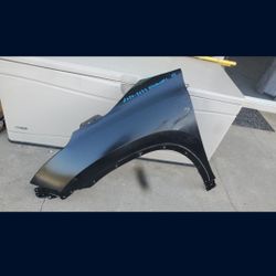 2020 -2023 TOYOTA HIGHLANDER LEFT
FENDER DRIVER SIDE USED OEM. X4