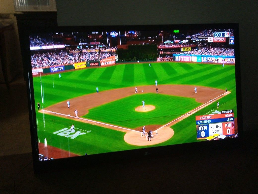 40 Inch zenith Plasma Flat Screen TV With Remote 