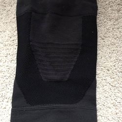 Men’s knee support brace compression sleeve