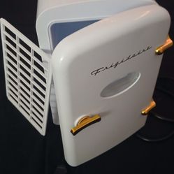 Frigidaire 6 Can Tetro Mini Fridge