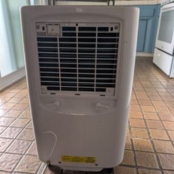 Frigidaire 70-pint Dehumidifier 