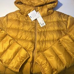 Uniqlo Ultra Light Weight Puffer Hooded Jacket (L) 