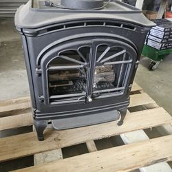 Used Heat & Glo Tiara Gas Stove With B-vent
