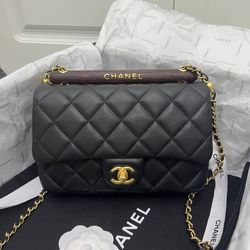 New Chanel classic Flap Bag for Sale in San Marcos, CA - OfferUp