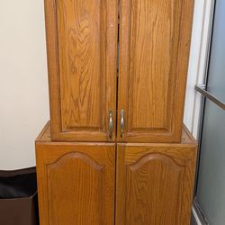 Storage Cabinet with 5 Shelves & Wheels